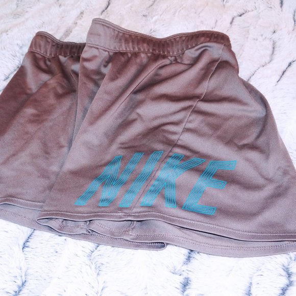 Nike // LOGO DRI-FIT Shorts - Picture 2 of 5